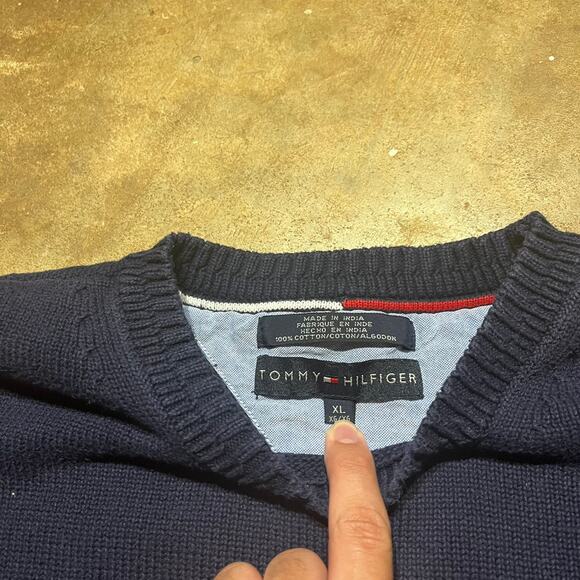 Vintage 90s Tommy Hilfiger Navy Sweater - Picture 3 of 3